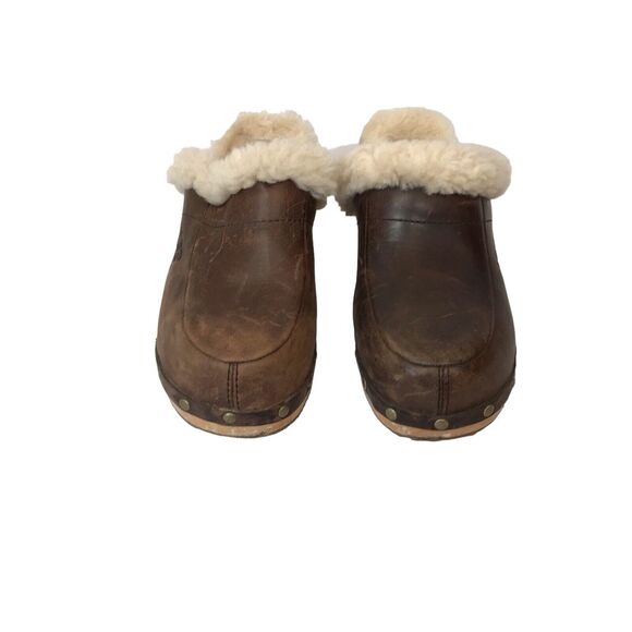 Ugg Australia Women Kalie S/N 5425 Brown Leather Stud Sheepskin Clogs US7 EUR38 - Picture 2 of 11